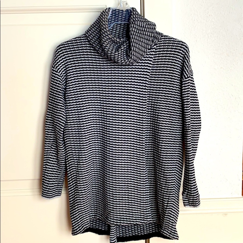 Cabi Fergie sweater XXS